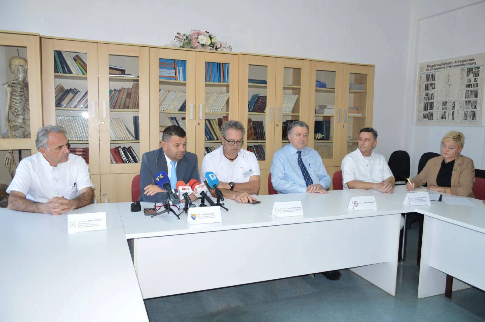 Saradnja Ministarstva za ljudska prava i izbjeglice BiH i Univerzitetskog kliničkog centra Tuzla: Prenos znanja iz SAD-a u oblasti spinalne hirurgije