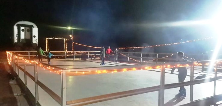 Mladen Cvitanović na svom imanju u Golubinji otvorio klizalište