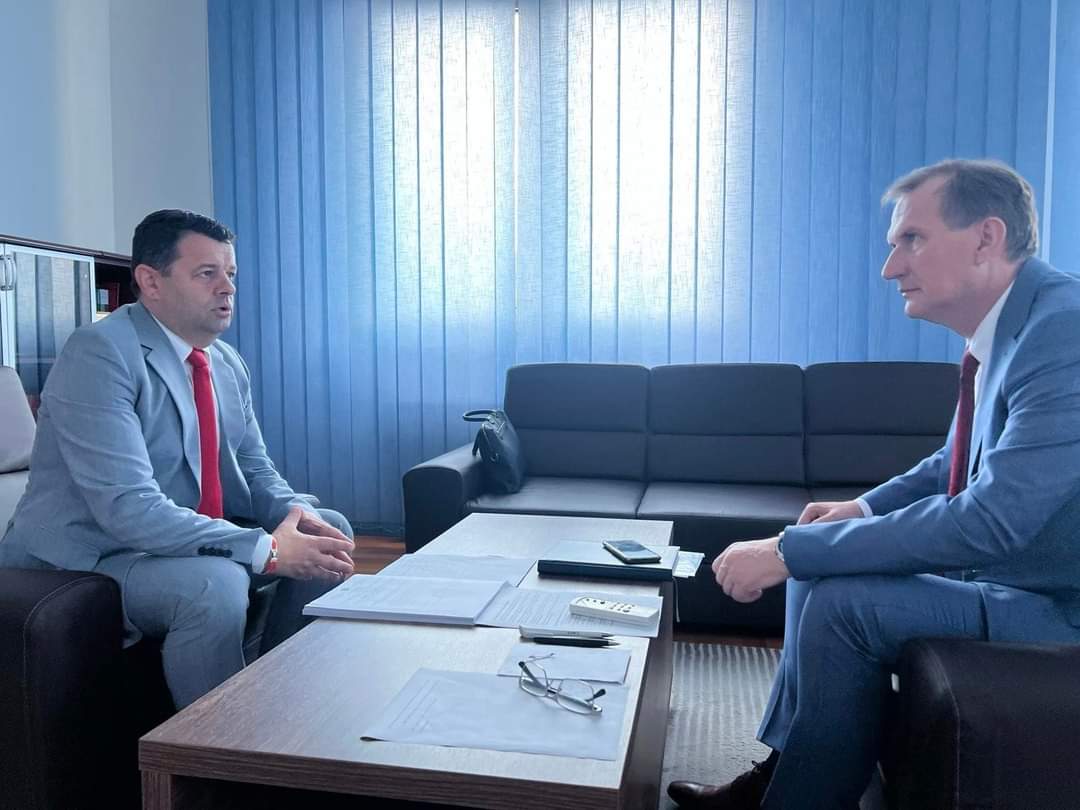 Ministar Sevlid Hurtić boravio u radnoj posjeti UKC Tuzla